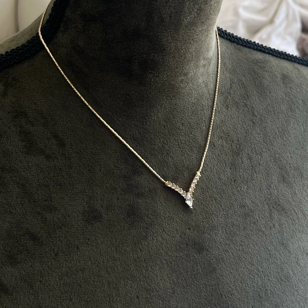 Vintage Christian Dior V Shape Marquise Rhinestone Thin Gold Chain Necklace Cute - Picture 3 of 6